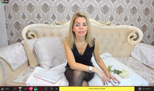 Seductive mature lady seduces in 2way video chat on MaturesCam.com